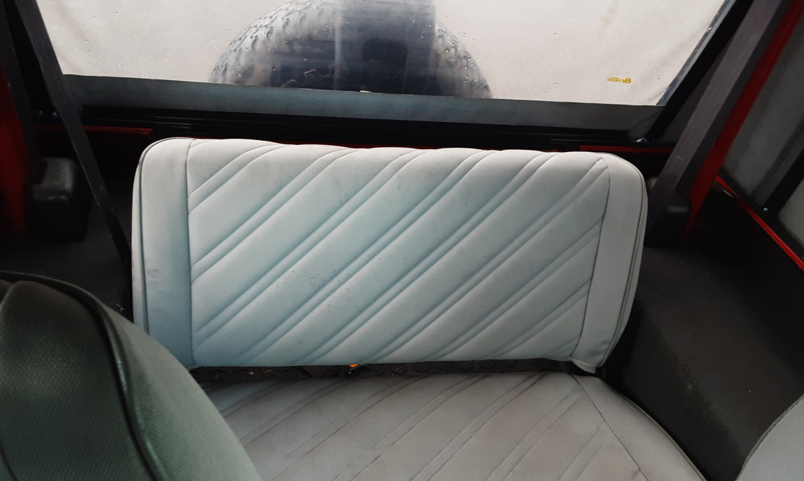 Jeep Wrangler - 4.0L 6 CYLINDRES rouge