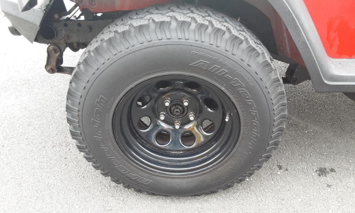 Jeep Wrangler - 4.0L 6 CYLINDRES rouge