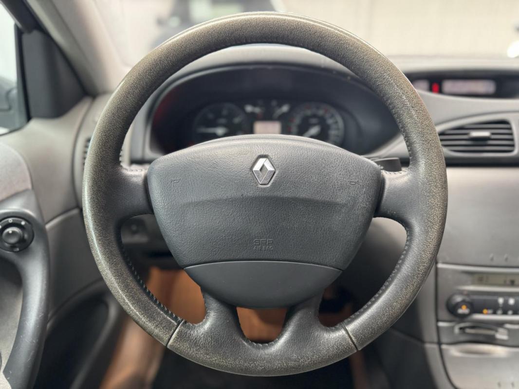 Renault Laguna - 1.9 dCi 120 CH PRIVILEGE - GARANTIE 6 MOIS